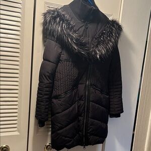 Noize Gigi Women's Black Quilted Coat with Faux Fur Trim